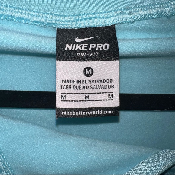 Women’s Nike Dri-Fit size Medium - Picture 2 of 8